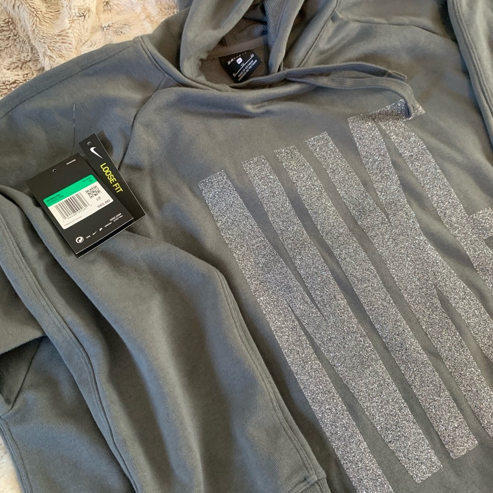 Nike women’s loose fit hoodie Xl